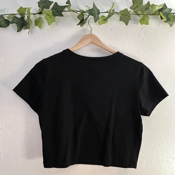 Wild Fable Black Cropped Short Sleeve T-Shirt - Picture 2 of 7